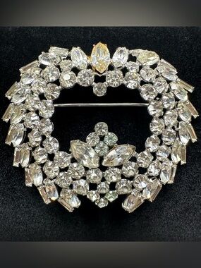 Vintage Garne Jewelry Rhinestone Brooch – Statement Wreath Design